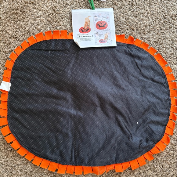 NWT Snuffle Halloween Play Mat For Pets Dogs Sniff Mat Learning Toy‎ - Picture 3 of 4